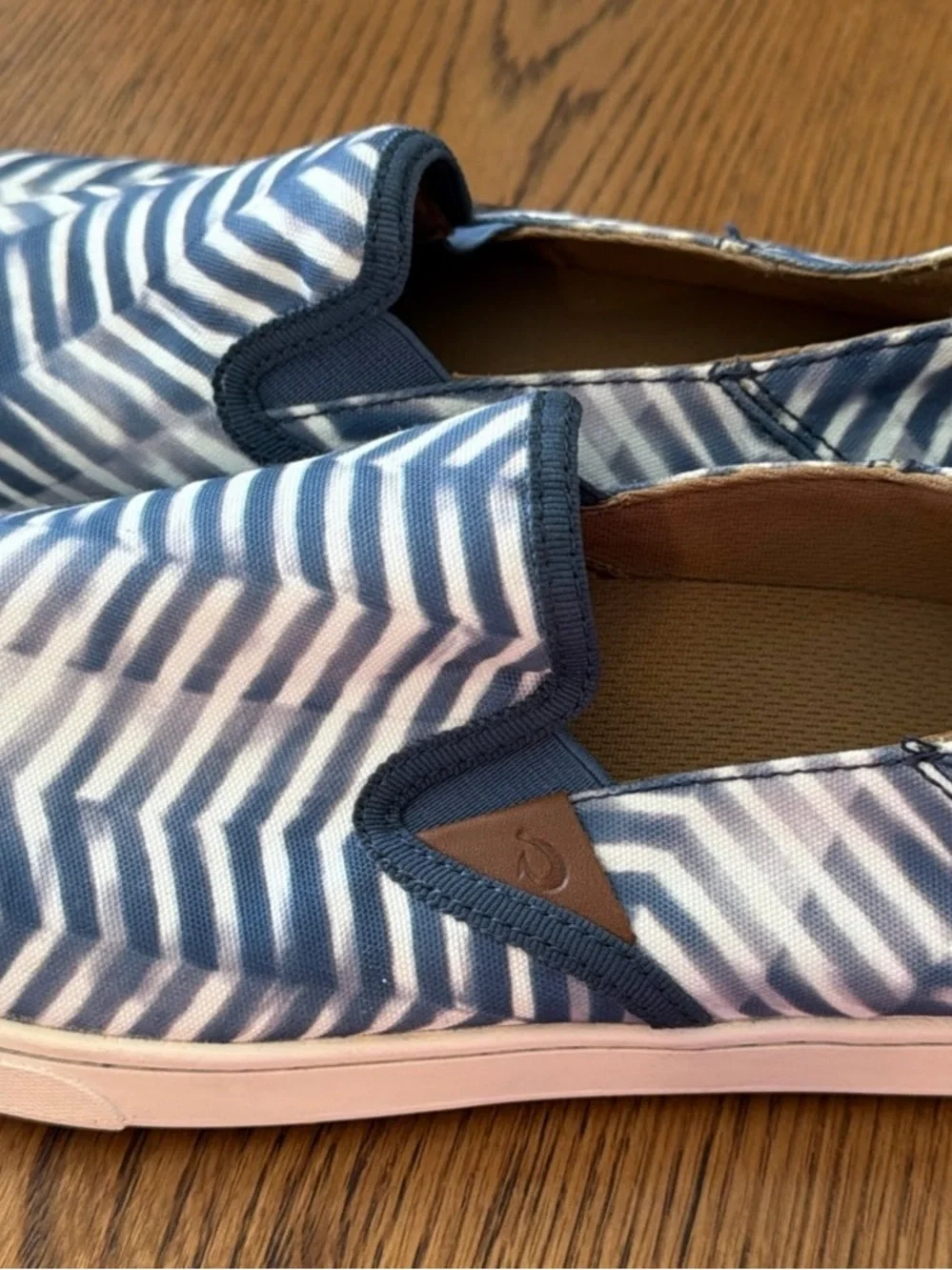 Women’s OLUKAI Pehuea Pa’i Slip-On Canvas Shoes in Navy Chevron